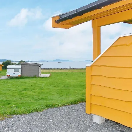 4 Person Holiday Home In Aukra-By Traum Casa de Férias
