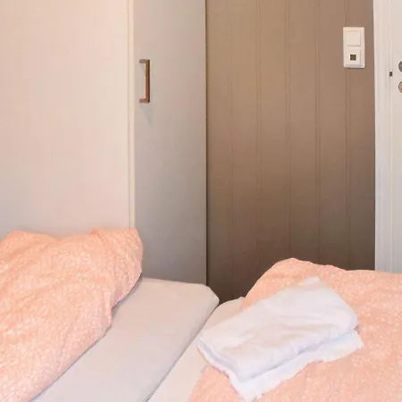4 Person Holiday Home In Aukra-By Traum Casa de Férias *